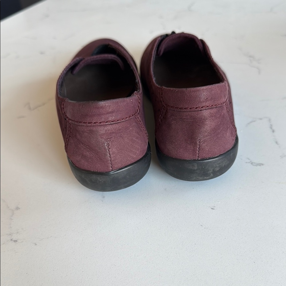 Clarks Purple Flats Slip-On Loafers - Picture 6 of 8